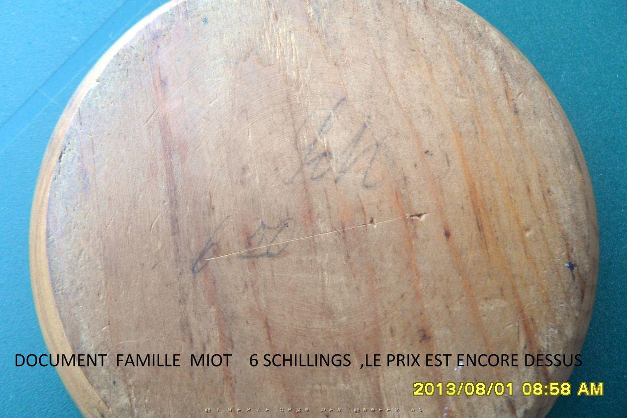 234 Coupelle bois  6.00 schilling, on peut encore lire le prix.JPG
